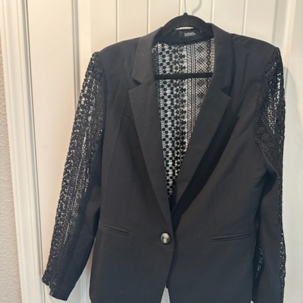 Unique lace back and sleeve blazer